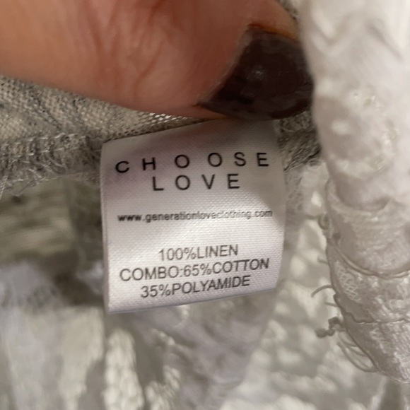 LAST CALL - Like new! Generation Love Sleeveless Top with Lace and buttons - Picture 4 of 5